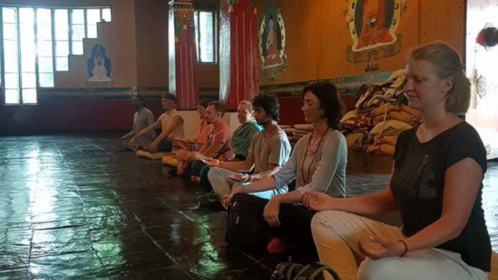 Buddhisth-Meditation-Mantra-Yoga-Meditation-Retreat-in-Dharamsala