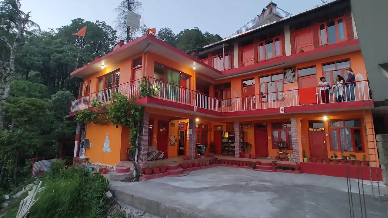 luxurious yoga retreat in dharamsala